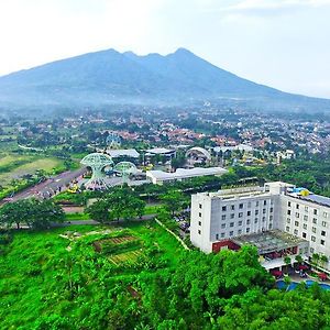 Padjadjaran Suites Resort And Convention Hotel